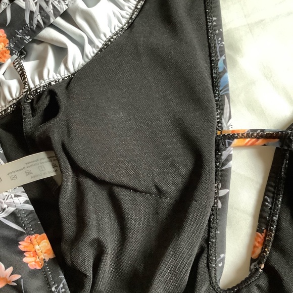 Swimming suit, with sleeves, tropical pattern, with bow - Picture 6 of 7